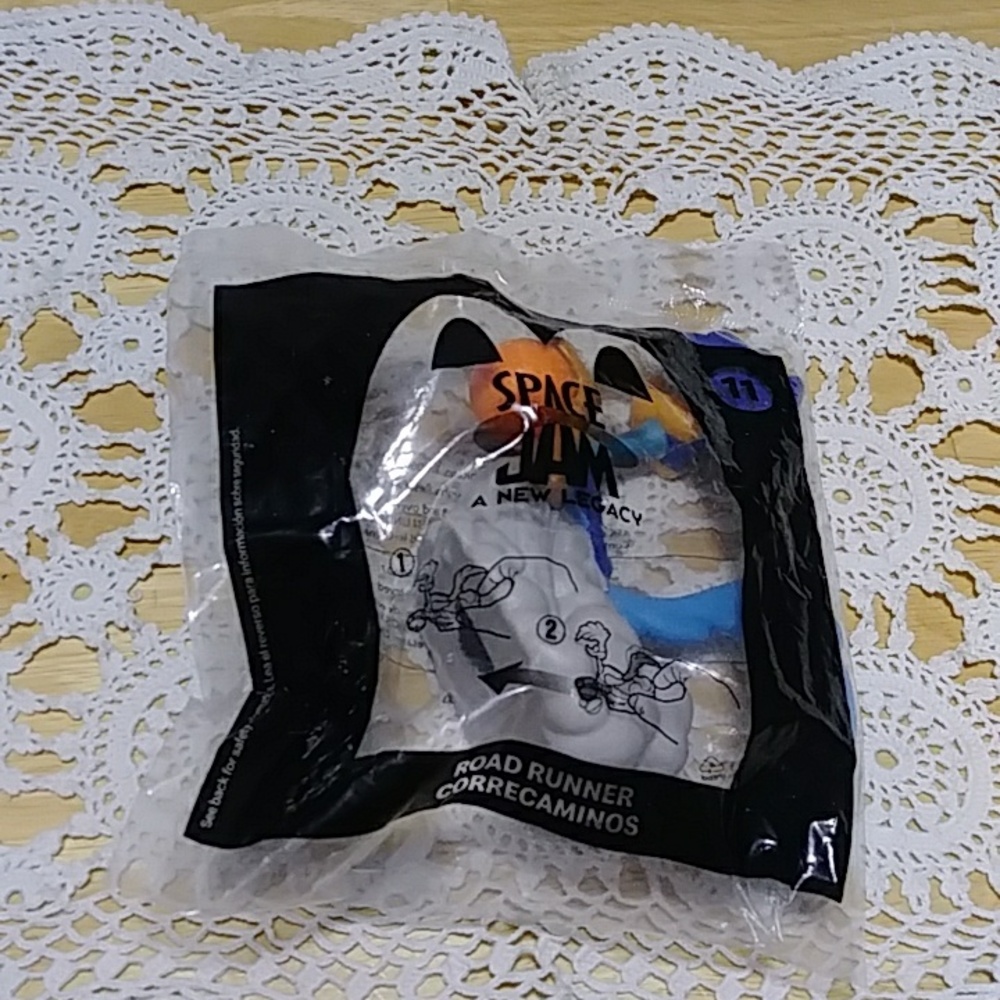Space Jam #11 Road Runner toy,  McDonald's Happy Meal, collectible